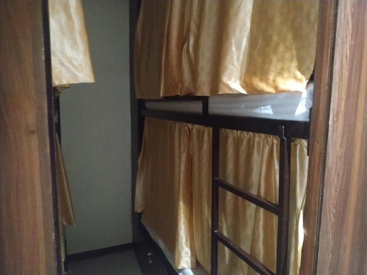Almas Dormitory 24 Hours Aircondition Мумбаи Экстерьер фото